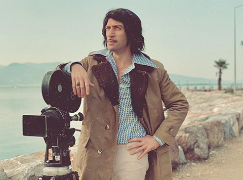 Erdem Yener... FAVORİ VE BIYIĞIYLA MERAK UYANDIRDI!