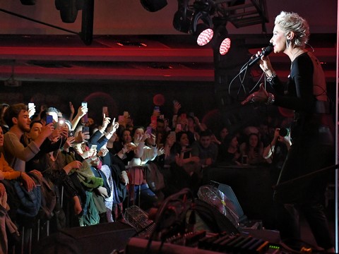 Sıla... TRABZON'DA YAĞMURA İNAT SEVGİ SELİ!..