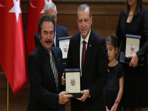 Orhan Gencebay... HEMŞERİLERİ İLE 100. YIL KUTLAMASINDA!..