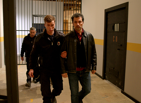 Kadın...ARİF HAPSE GİRER!