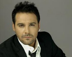 Yaşar... "MÜZİK DÜNYASI LEŞ KAYNIYOR"!