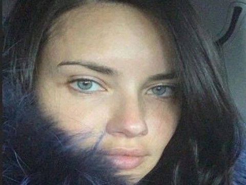 Adriana Lima... SIFIR MAKYAJ!..