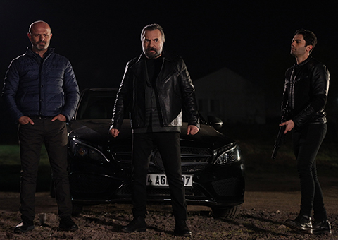 Eşkiya Dünyaya Hükümdar Olmaz... MASA SAVAŞI KIZIŞIYOR!