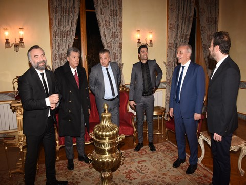 'Eşkıya Dünyaya Hükümdar Olmaz'... BELEDİYE BAŞKAN ADAYINDAN SET ZİYARETİ!..