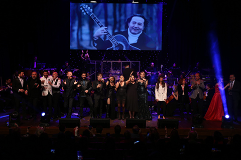Kayahan... 70. DOĞUM GÜNÜ'NDE ŞARKILARLA ANILDI!
