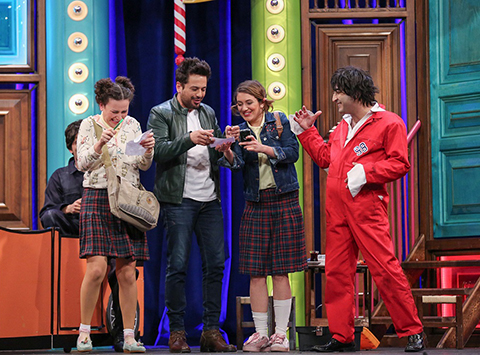 Güldür Güldür Show..EMRE ALTUĞ BİLAL İLE KARŞI KARŞIYA!