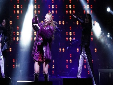 Ece Seçkin... KARADENİZ EREĞLİ'DE COŞKULU GECE!..