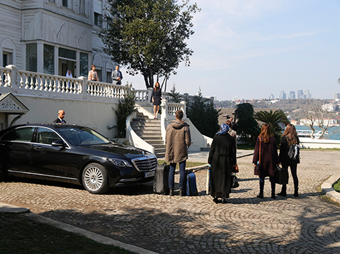 KORONAVİRÜS BİR DİZİ SETİNİ DAHA DURDURDU!