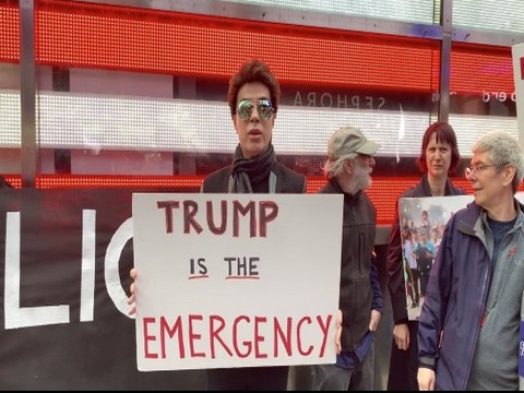 Yılmaz Morgül... AMERİKA’DA TRUMP KARŞITI GÖSTERİYE KATILDI…