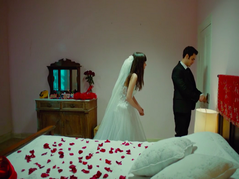 Yasak Elma... GERDEK GECESİ SAHNESİ OLAY OLDU!..