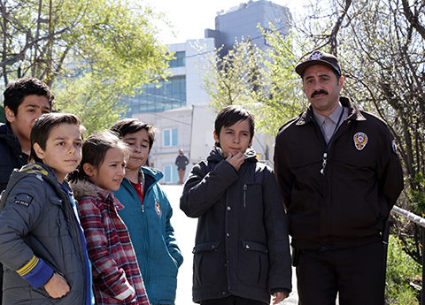 İkizler Memo-Can... POLİS CAN'IVE ALTAN'I YAKALAR!