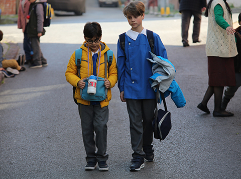 Bir Aile Hikayesi... MAHUR OKULDAN KAÇAR!