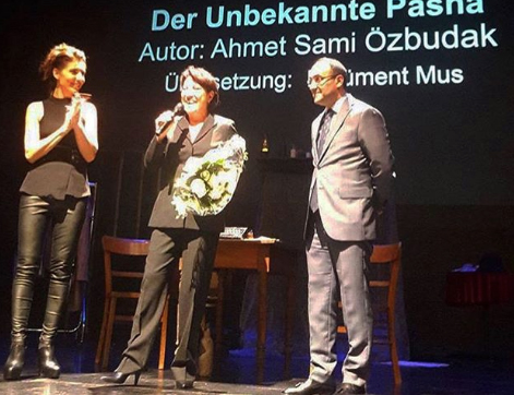 Oya Başar... FRANKFURT'TA ONUR ÖDÜLÜ!