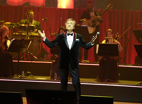 Erol Evgin... GÖRKEMLİ 50. SANAT YILI GECESİ!