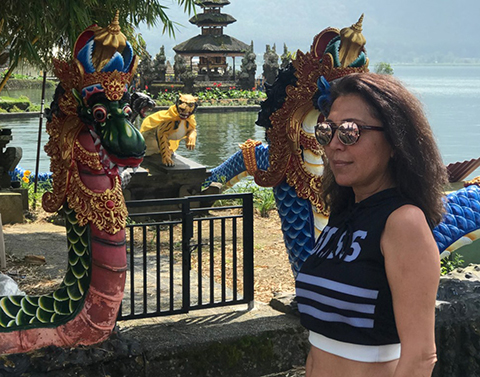 Asuman Dabak... DENİZ SEZONUNU BALİ’DE AÇTI!