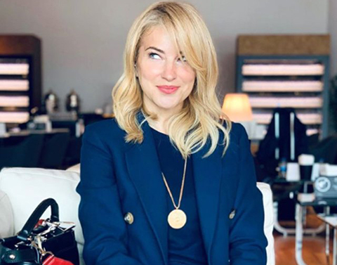 Burcu Esmersoy Suyabatmaz... HAMİLELİK YORUMLARINI BEĞENDİ