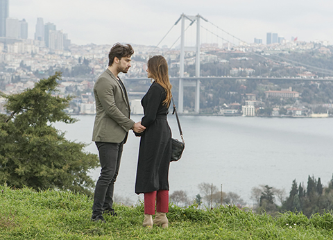 Elimi Bırakma... AZRA İLE CENK AYRI DURAMAZ!