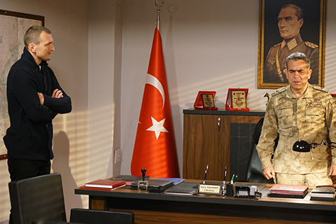 Nöbet...JENNIFER’A SUİKAST GÖREVİ!