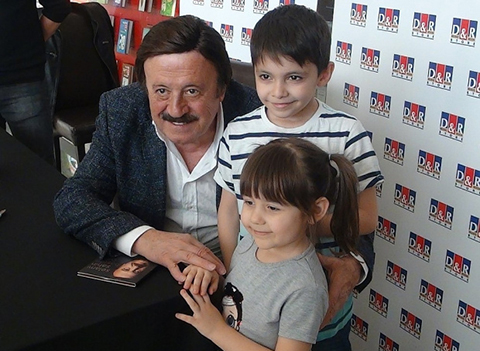 Selami Şahin... BURSA'DA İMZA GÜNÜ 15 DAKİKADA BİTTİ!