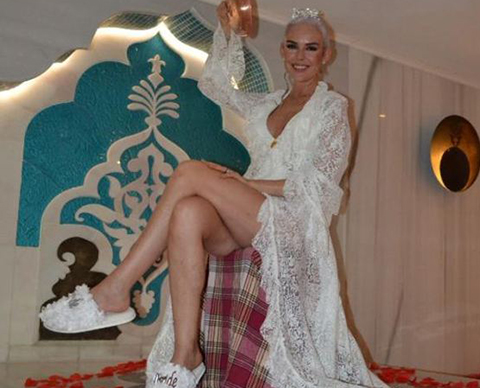 İpek Tanrıyar... GELİN HAMAMI OLAY OLDU!