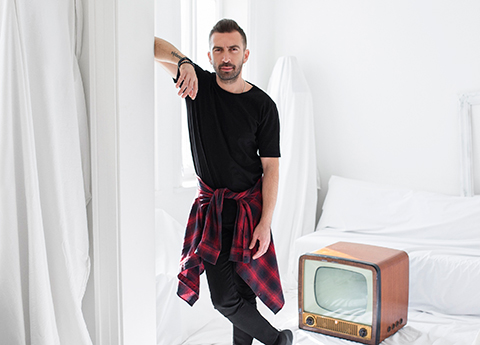 Erdem Yener... ''FİLM OLMUŞ ŞARKILAR''ININ BEŞİNCİSİ YAYINDA!