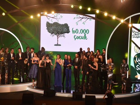 “Umut Yeşerten Şarkılar"... SEZEN ŞARKILARI ÇOCUKLAR VE DOĞA İÇİN SÖYLENDİ!..