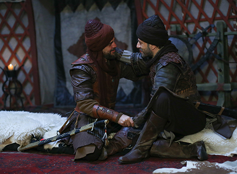 Diriliş Ertuğrul...ERTUĞRUL BEYİN AĞABEYİ GÜNDOĞDU OBAYA DÖNÜYOR!