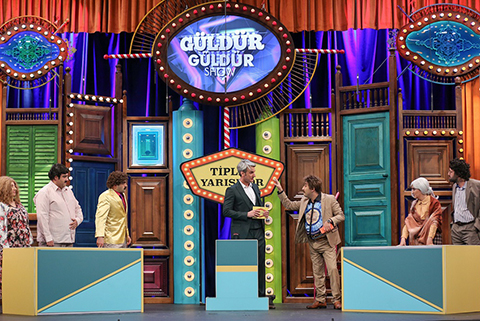 Güldür Güldür Show... TİPLER YARIŞIYOR!
