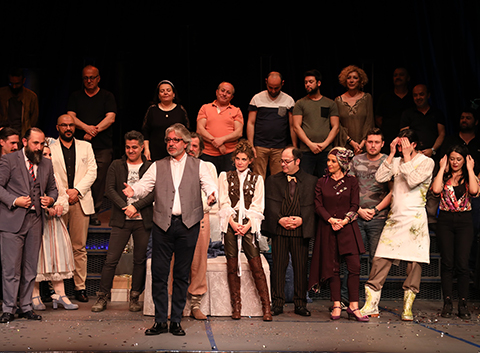 İBB Şehir Tiyatroları... HASTALIK HASTASI SEYİRCİYLE BULUŞTU!..