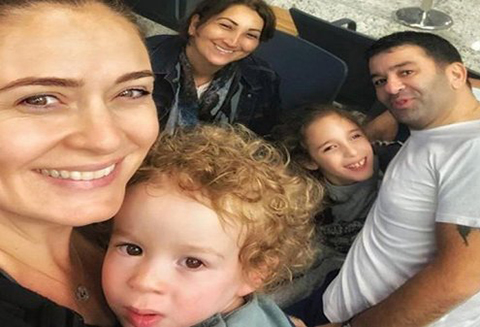 Ceyda Düvenci...'YİNE AİLECEK DÜŞTÜK YOLLARA!'