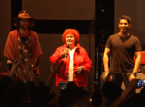 Selda Bağcan... SOKAK FESTİVALİNE DAMGASINI VURDU!