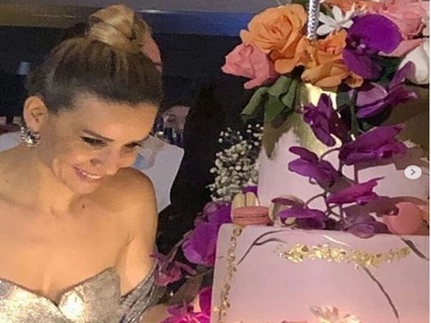 Esra Erol... ERKEN DOĞUM GÜNÜ KUTLAMASI!..