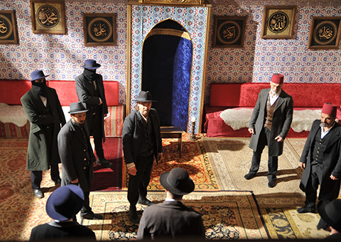 Payitaht Abdülhamid... İNGİLİZ GEMİLERİ PAYİTAHT SULARINDA!