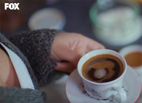 Kadın... KAHVENİN İÇİNE TÜKÜRDÜ, İZLEYİCİDEN TEPKİ ALDI!