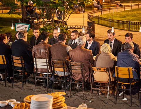 Vuslat... TAHSİN BÜLENT'TEN BOŞALAN YERE GÖZ DİKER!