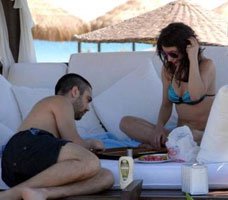 Hande Yener-Kadir Doğulu... GÜNEŞİN TADINI ÇIKARDILAR!