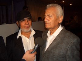 Adnan Şenses... BEN REZİL DEĞİLİM AMA HÜLYA AVŞAR'I BİLEMEM!...