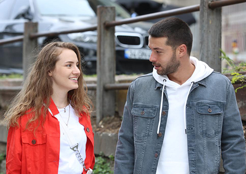 Tek Yürek... AŞKIN GÜLER YÜZÜ!