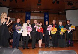 SANATÇILAR AYAKTA ALKIŞLANDI GÖZYAŞLARI SAKLANMADI!