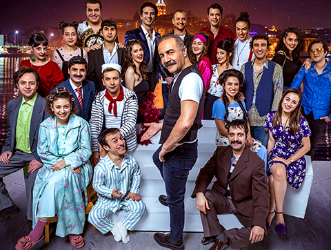 Çok Güzel Hareketler 2...KOLAJ BÖLÜMÜYLE EKRANDA!!