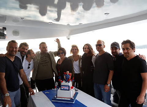 Hareket Sekiz...ONUR ATİLLA'YA  DOĞUM GÜNÜ SÜRPRİZİ!..