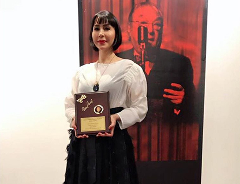 Aslı Aybars... ÜSTÜN AKMEN TİYATRO ÖDÜLÜ'NÜN SAHİBİ OLDU!