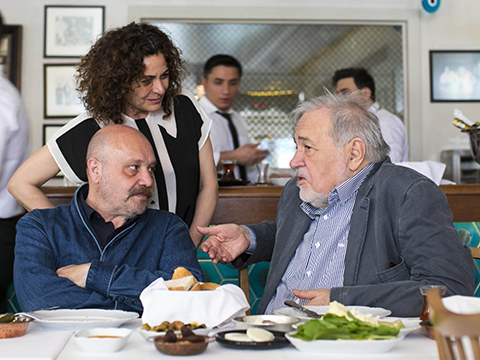 TUHAF BİR PAZAR, TUHAF BİR TOPLANTI!