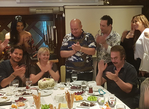 Nezahat Kayışkan...YENİ YAŞINA YILDIZLARLA GİRDİ!