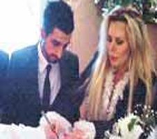 Harika Avcı... ŞİDDET GÖRDÜĞÜ GEREKÇESİYLE BOŞANIYOR!