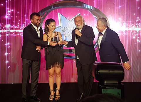 Nihan Akın...CANLI PERFORMANSI TAM NOT ALDI!