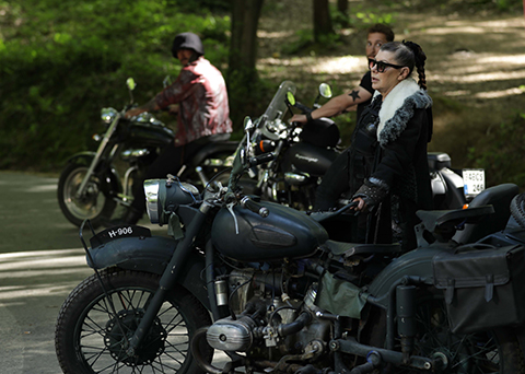 Suzan Aksoy...62 YAŞINDA MOTORSİKLET KULLANDI!