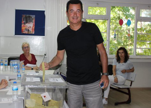 Acun Ilıcalı...'FAZLA GERİLİM VAR, MUTLU DEĞİLİM!'