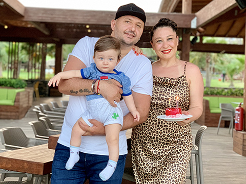 KIBRIS'DA SÜRPRİZ DOĞUM GÜNÜ