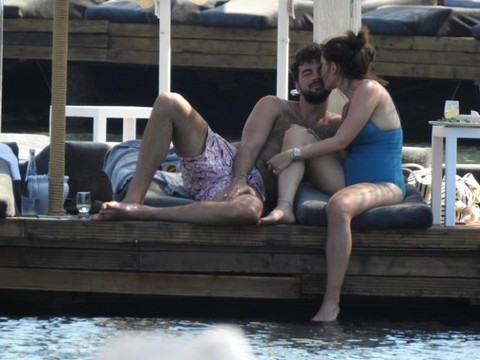 Eda Ece... "ÖPÜŞMEYİ FİZİKSEL OLARAK SEVMİYORUM"!..